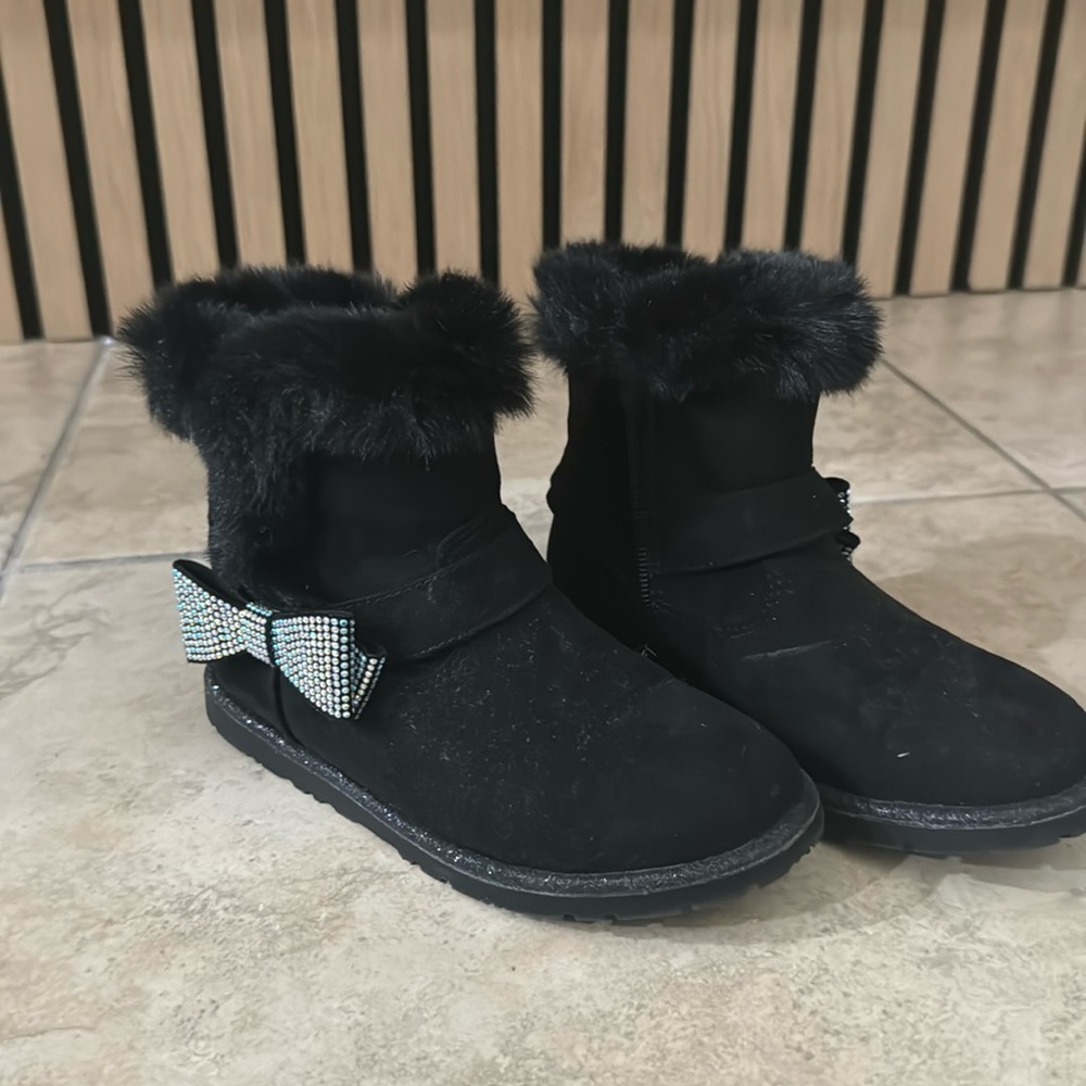 Girls Black Boots with faux fur/ rhinestone bow